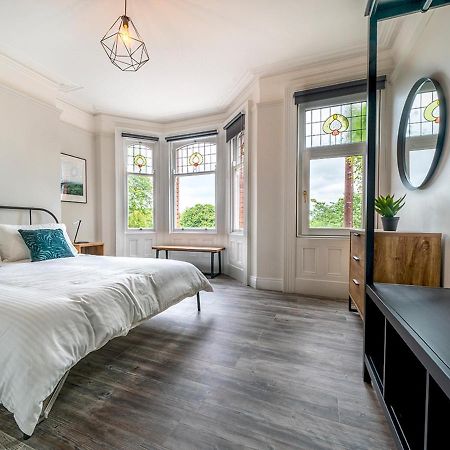 Pass The Keys Beautiful 4Br Restored Red Brick Cafes And Park Belfast Ngoại thất bức ảnh